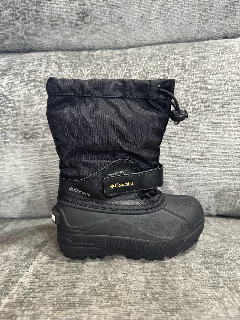 Columbia all black